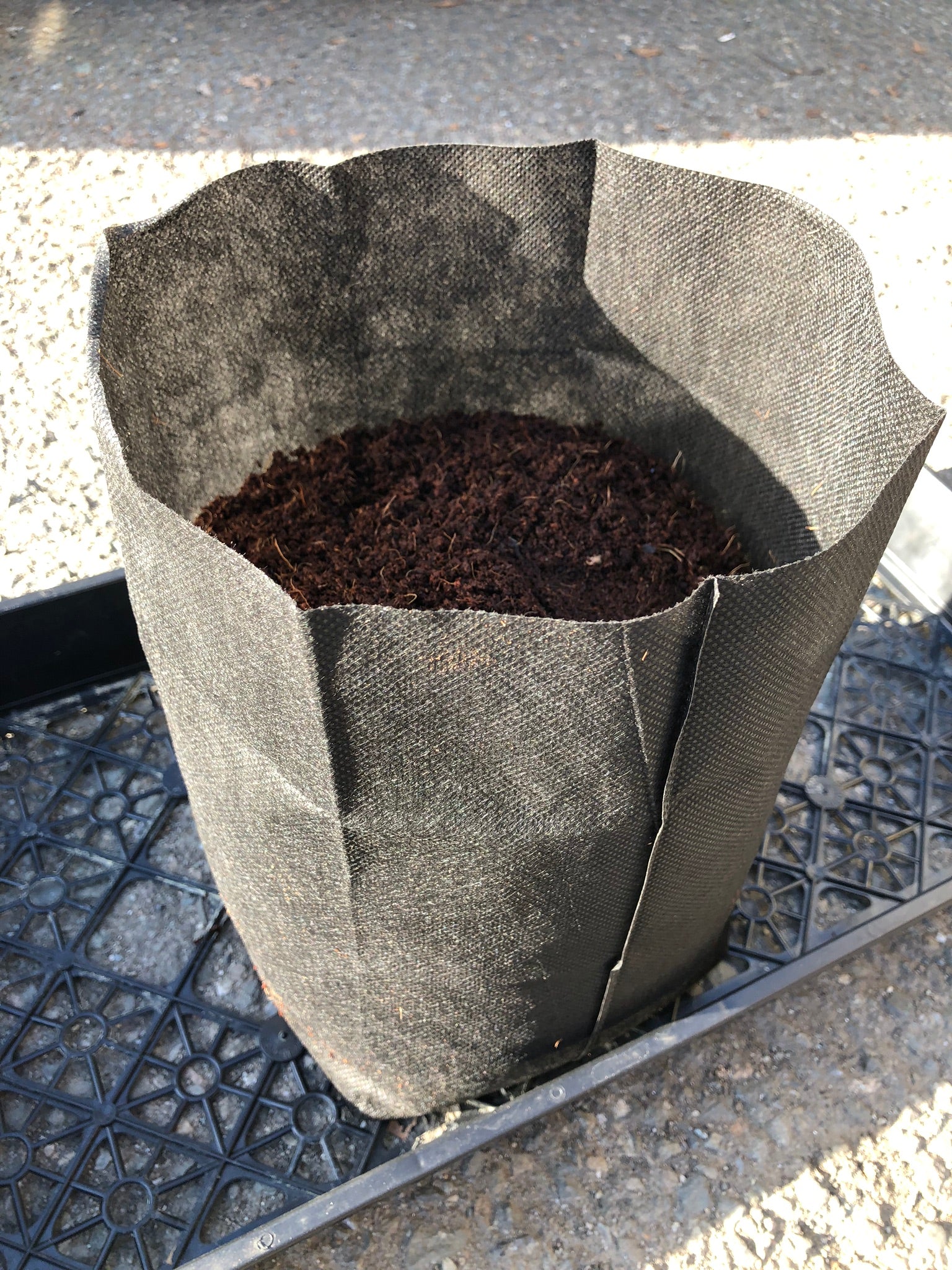 9x9 Inches (¾x¾ Ft) (Pack of 4) - 220 GSM HDPE Round Grow Bag